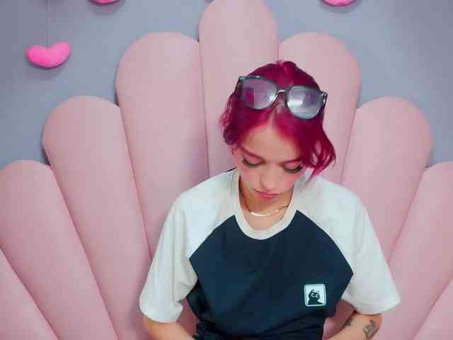 LUCY_MILLER webcam