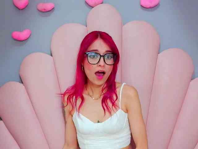 LUCY_MILLER webcam