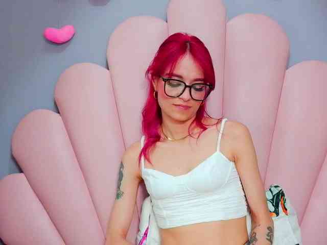 LUCY_MILLER webcam
