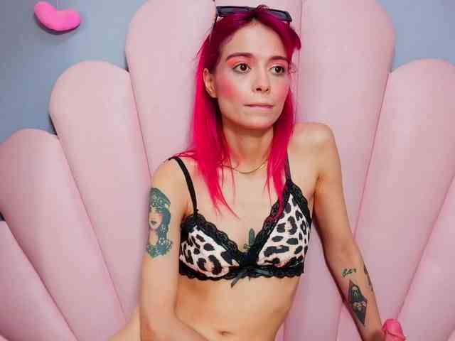 LUCY_MILLER webcam