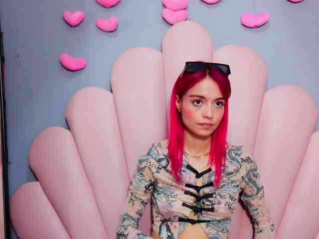 LUCY_MILLER webcam