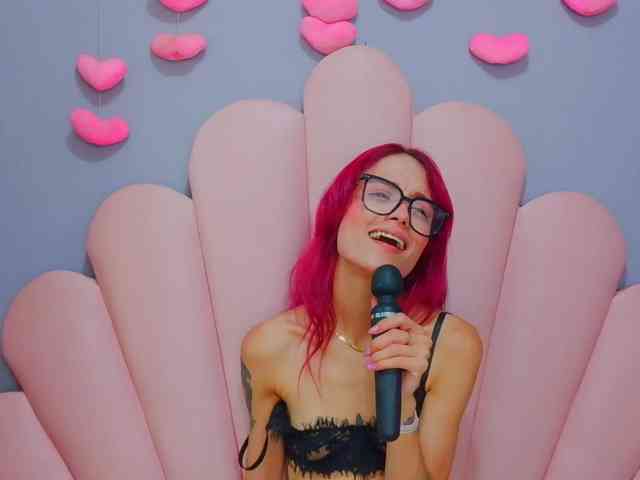 LUCY_MILLER webcam