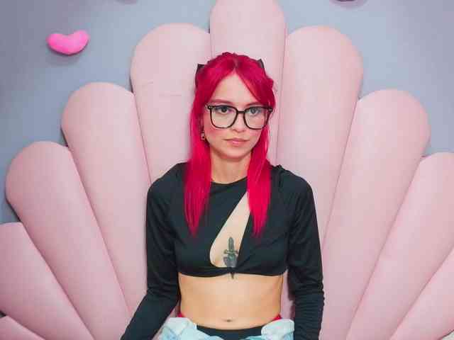 LUCY_MILLER webcam