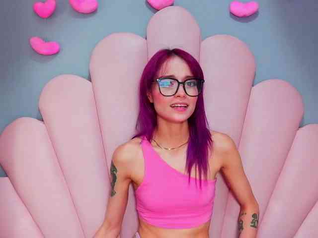 LUCY_MILLER webcam