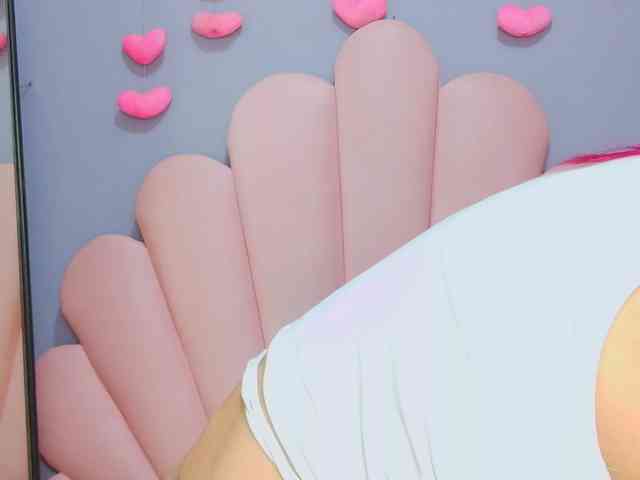 LUCY_MILLER webcam