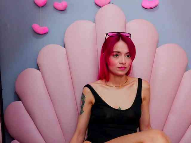 LUCY_MILLER webcam