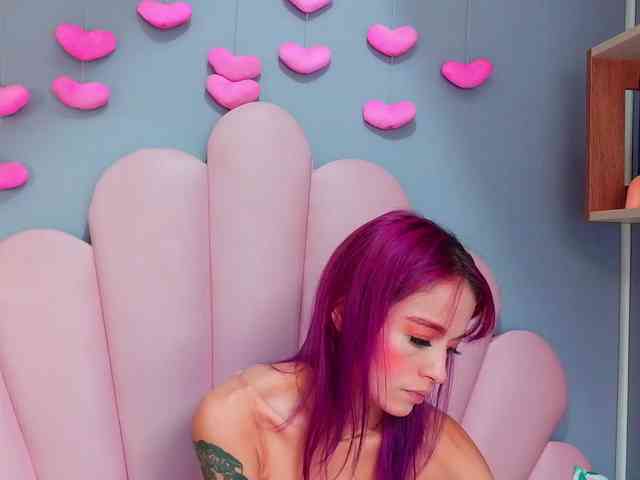 LUCY_MILLER webcam