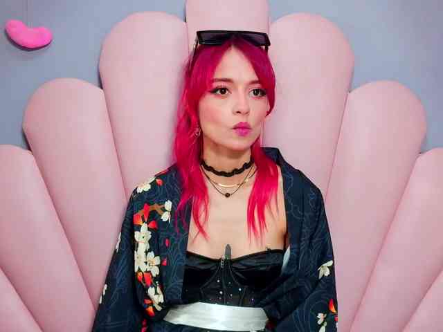 LUCY_MILLER webcam
