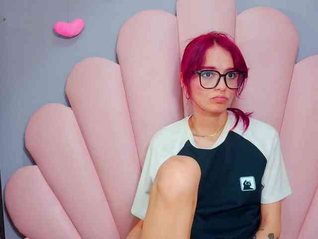 LUCY_MILLER webcam