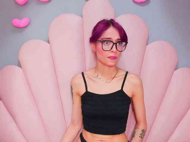 LUCY_MILLER webcam