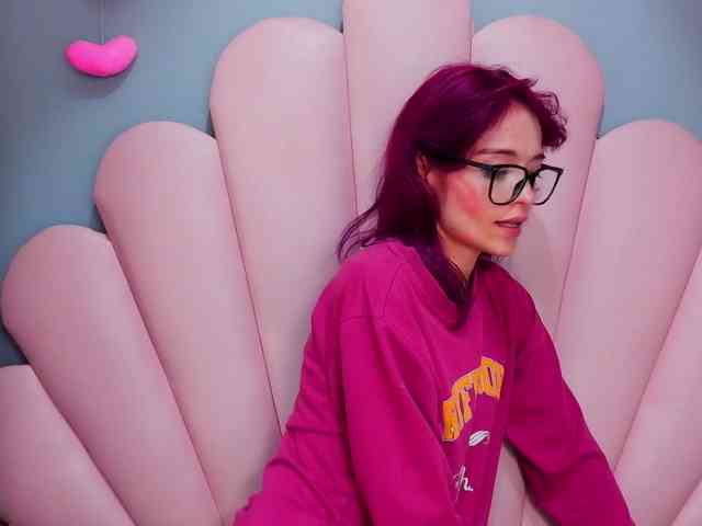 LUCY_MILLER webcam