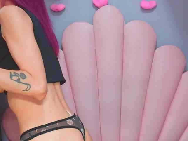 LUCY_MILLER webcam