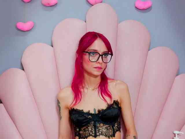 LUCY_MILLER webcam