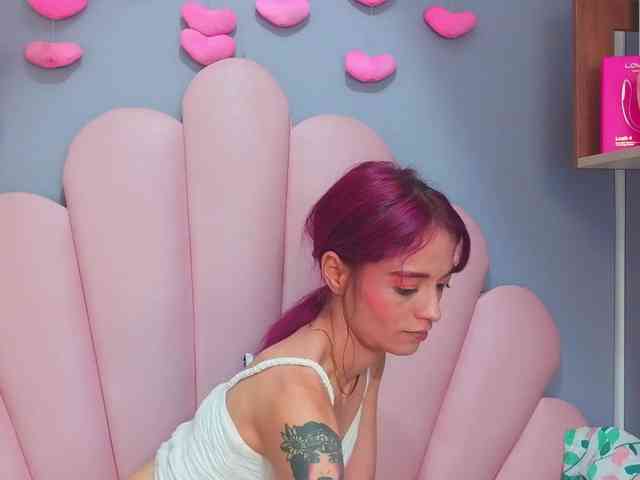 LUCY_MILLER webcam