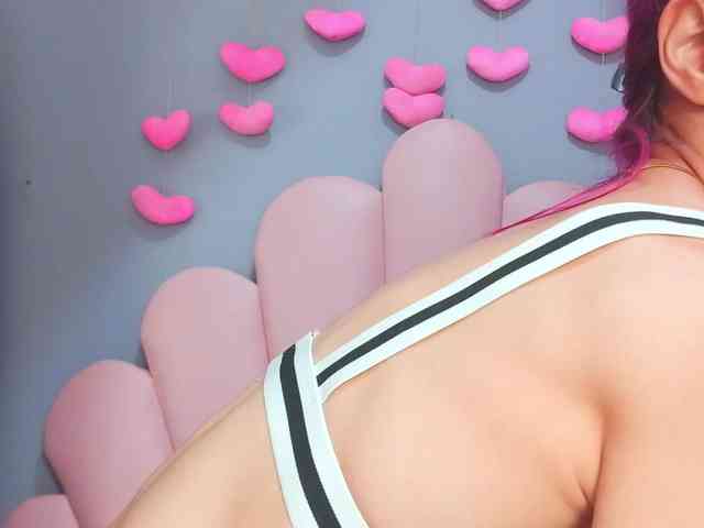 LUCY_MILLER webcam