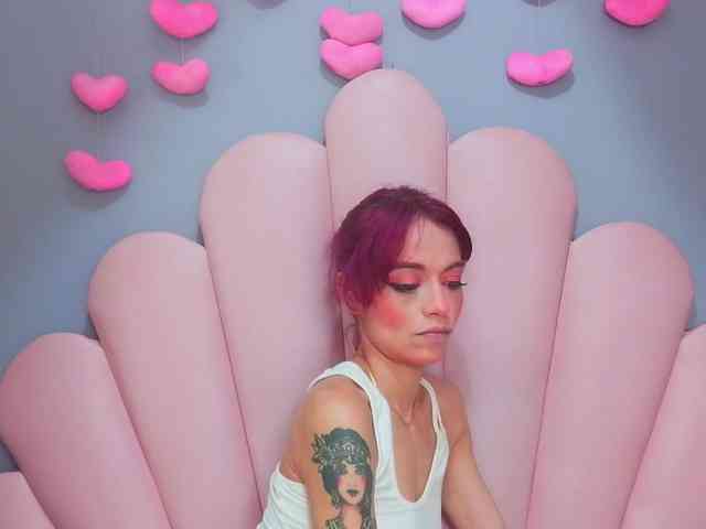 LUCY_MILLER webcam