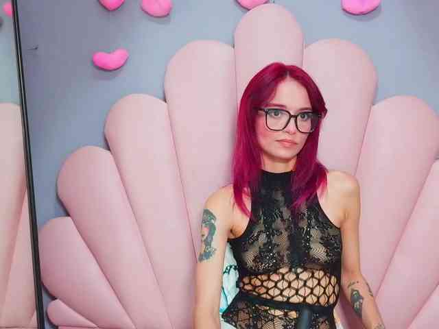 LUCY_MILLER webcam