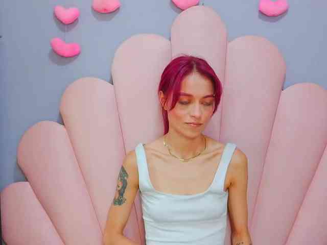 LUCY_MILLER webcam