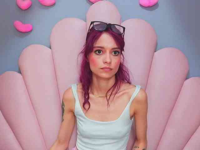 LUCY_MILLER webcam