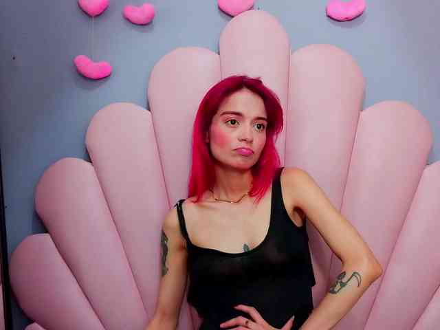 LUCY_MILLER webcam