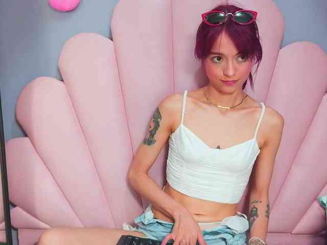 LUCY_MILLER webcam