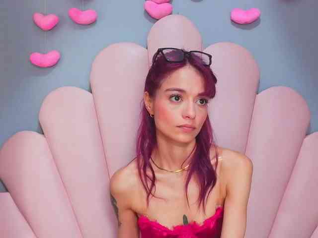 LUCY_MILLER webcam