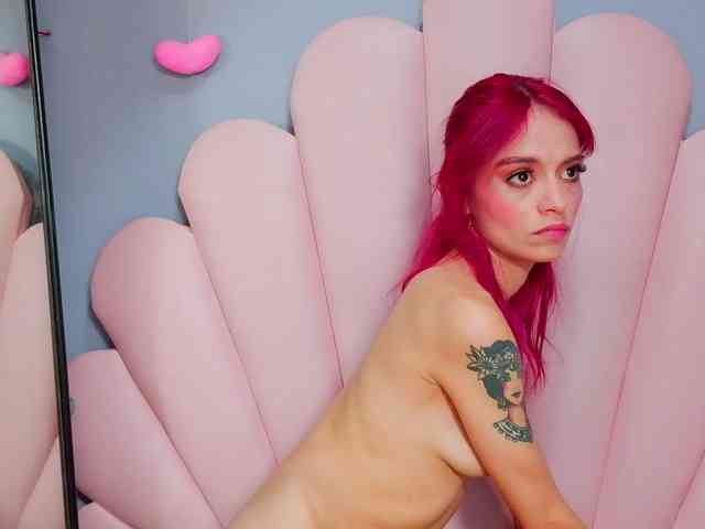 LUCY_MILLER webcam