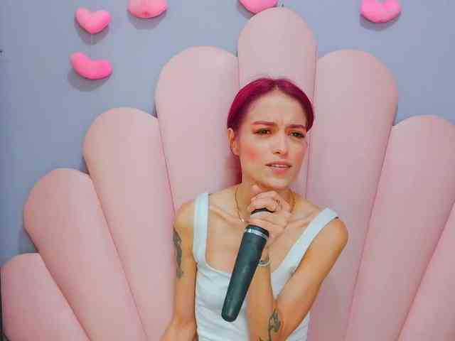 LUCY_MILLER webcam