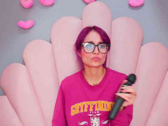 LUCY_MILLER webcam