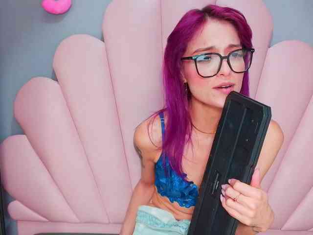 Model: LUCY_MILLER