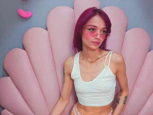 LUCY_MILLER webcam