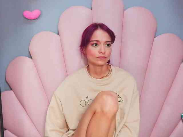 LUCY_MILLER webcam