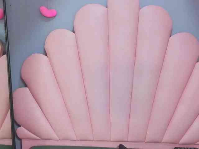 LUCY_MILLER webcam