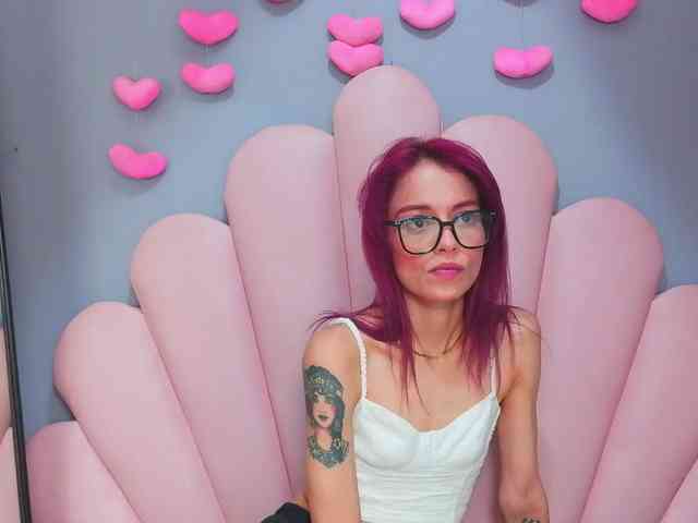 LUCY_MILLER webcam