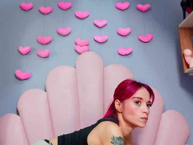 LUCY_MILLER webcam