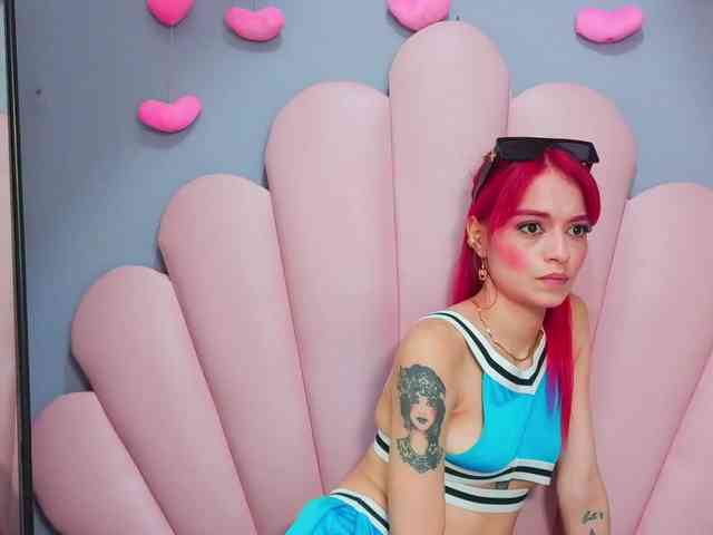 LUCY_MILLER webcam