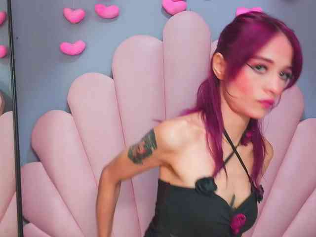 LUCY_MILLER webcam
