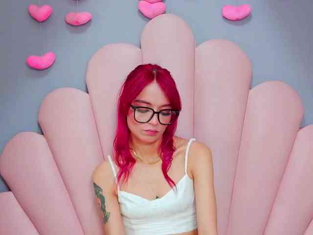LUCY_MILLER webcam