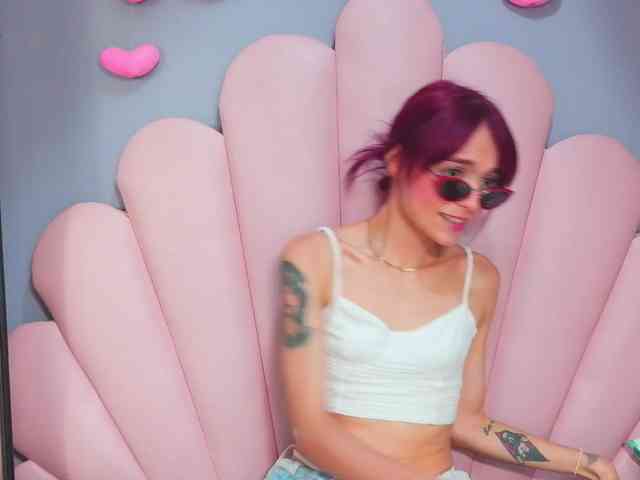 LUCY_MILLER webcam