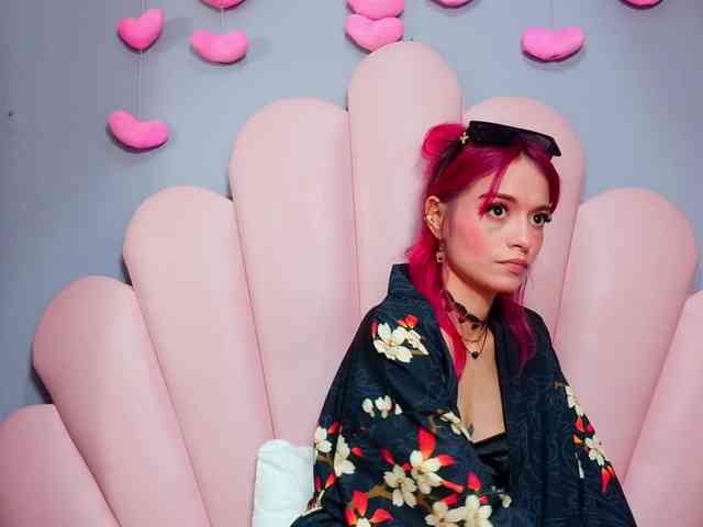 LUCY_MILLER webcam
