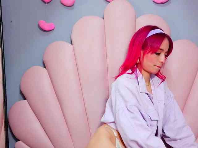 LUCY_MILLER webcam