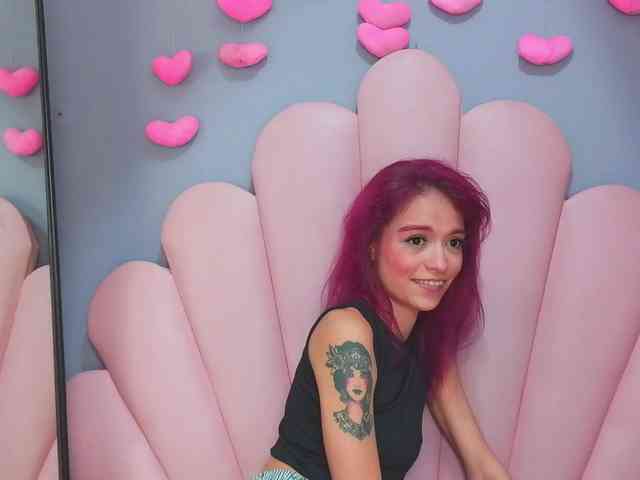 LUCY_MILLER webcam
