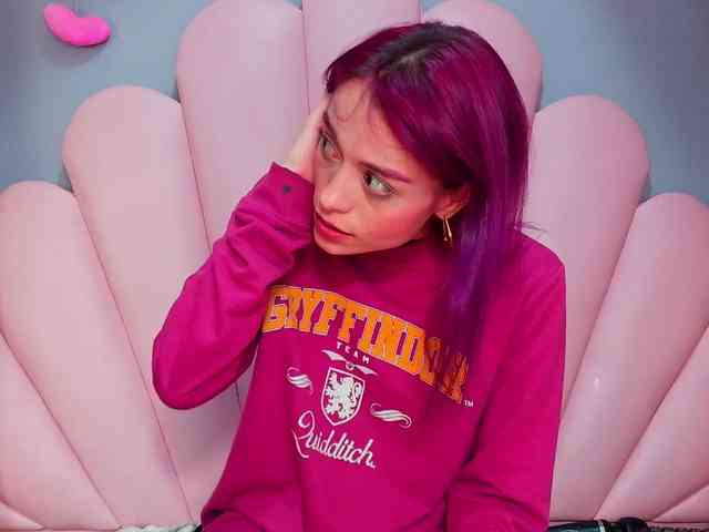 LUCY_MILLER webcam