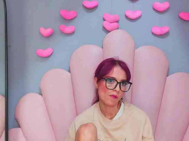 Model: LUCY_MILLER