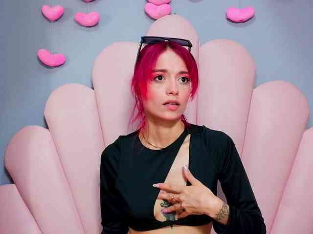 LUCY_MILLER webcam