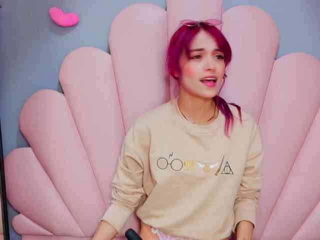 LUCY_MILLER webcam