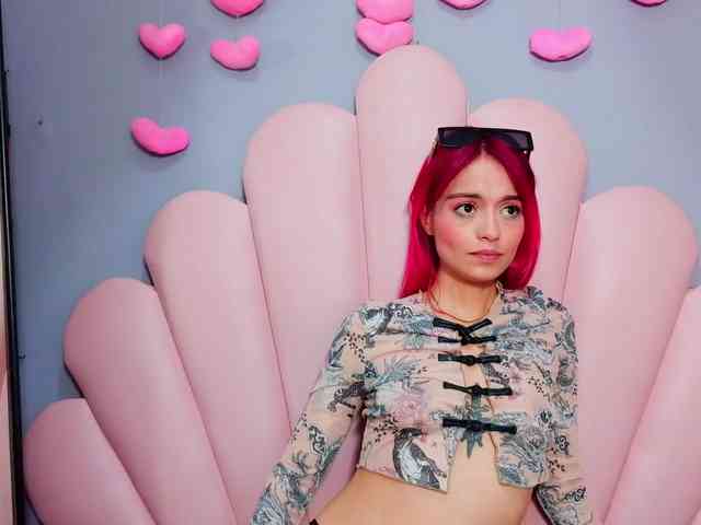 LUCY_MILLER webcam