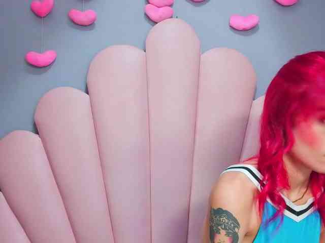 LUCY_MILLER webcam