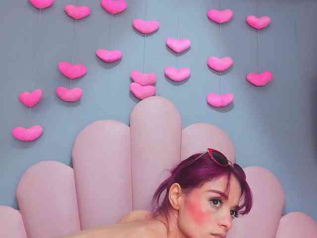 LUCY_MILLER webcam