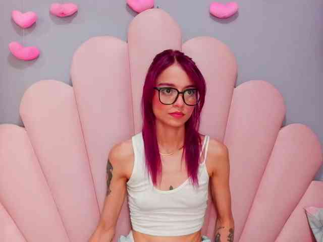 LUCY_MILLER webcam